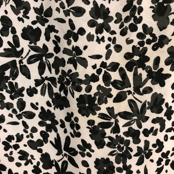 Torrid size 3 floral blouse - Picture 2 of 2